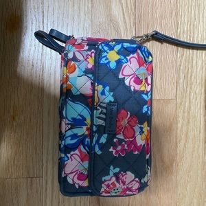 vera bradley wristlet